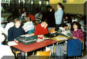 1986-Houffalize-Salle dactylo.JPG (10530 octets)