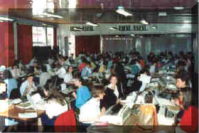 1988-La Louvire-Salle dactylo.JPG (10890 octets)